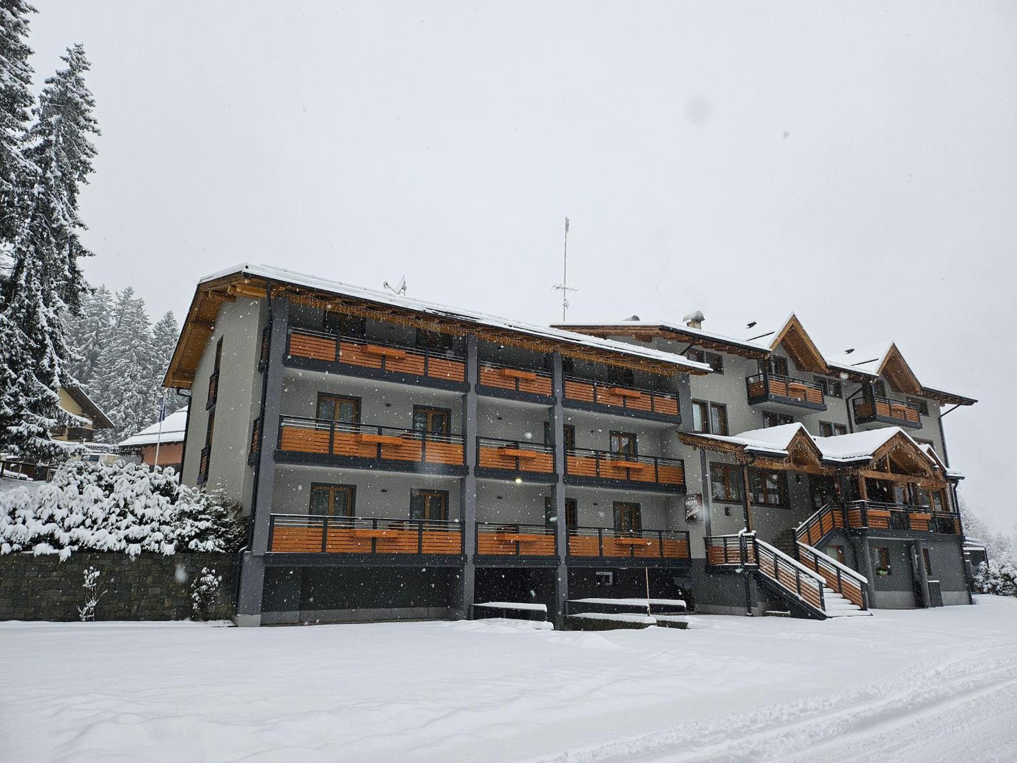 Hotel Fantelli Folgarida Buitenkant foto