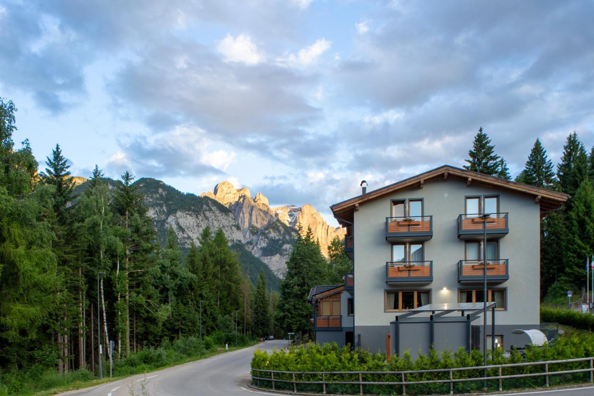 Hotel Fantelli Folgarida Buitenkant foto