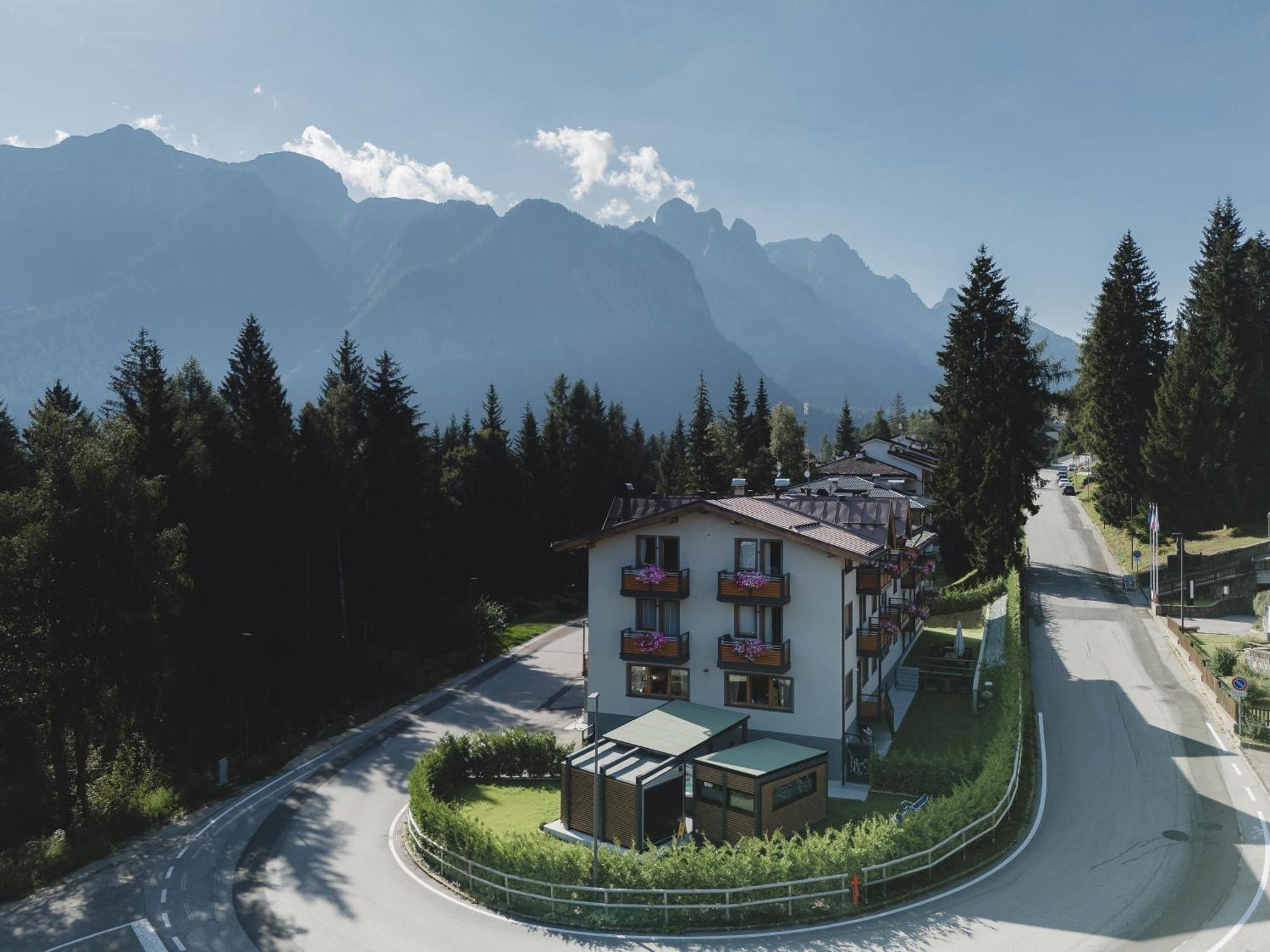 Hotel Fantelli Folgarida Buitenkant foto