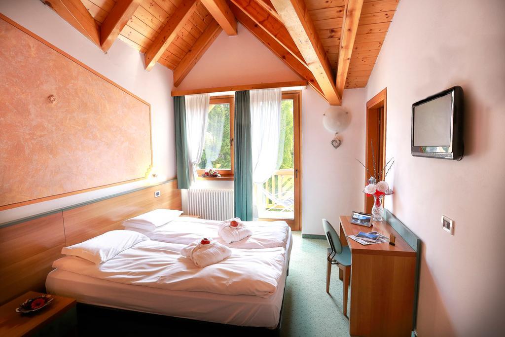 Hotel Fantelli Folgarida Buitenkant foto