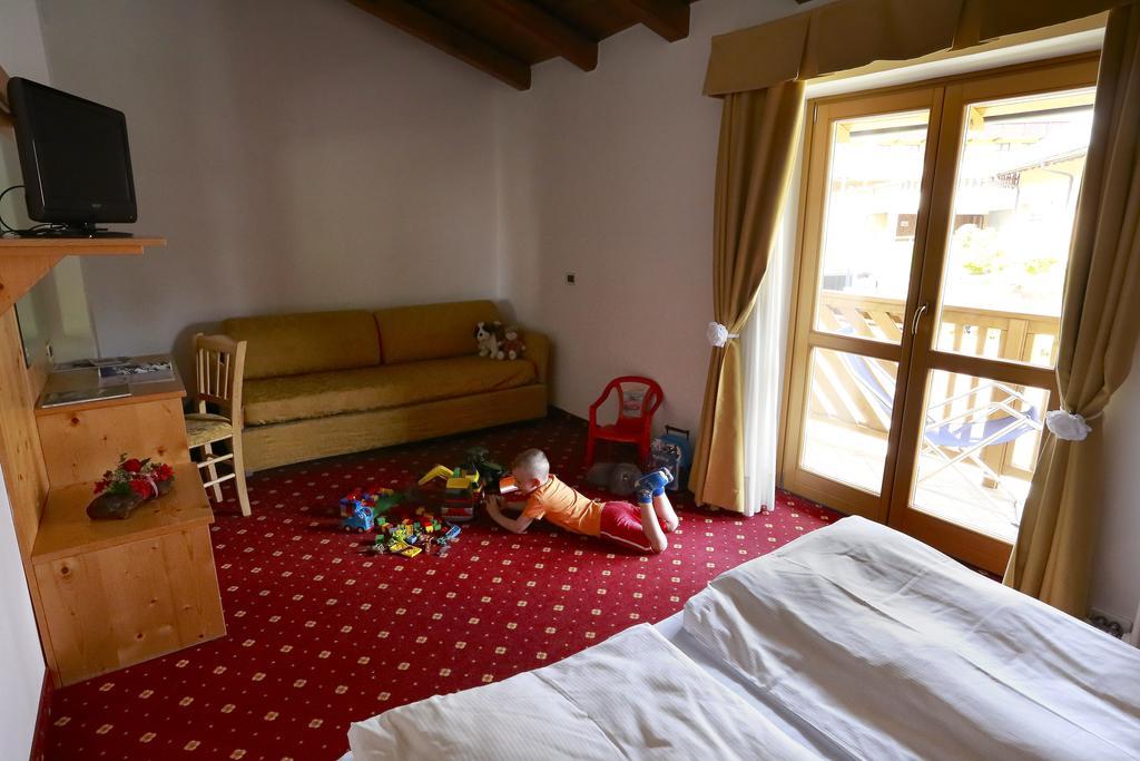 Hotel Fantelli Folgarida Buitenkant foto